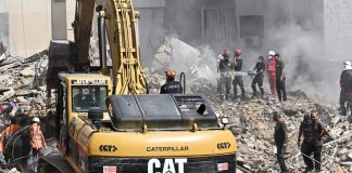 İsrail Lübnan’da acil müdahele merkezlerini bombalıyor; kurtarma görevlilerini öldürüyor.