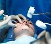 İngiliz Bakan Streeting, Türkiye’de indirimli estetik ameliyatların tehlikeli olduğu ve düzenlenmesi gerektiği konusunda uyarıyor.