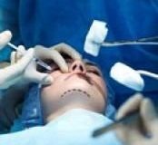 İngiliz Bakan Streeting, Türkiye’de indirimli estetik ameliyatların tehlikeli olduğu ve düzenlenmesi gerektiği konusunda uyarıyor.