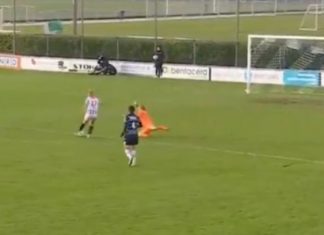 📽️Hakem, top ağlara giderken maçı bitirdi!