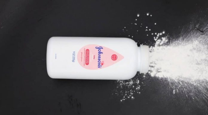 İngiltere’de yüzlerce kişi Johnson & Johnson ile hastalık bağlantıları nedeniyle yasal mücadele başlattı