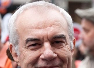Evinde merdivenden düştü. Yönetmen Şerif Gören Entübe edildi