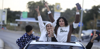 İsrail Hizbullah ateş kesi yürürlükte. Binlerce Lübnanlı eve dönüyor.