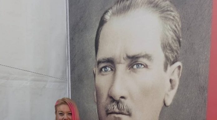 Melike MELİS/ Yazar/ Çocuk ve Gençlik Edebiyatı/ SÖYLEŞİ