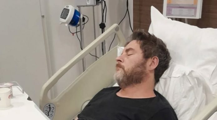 Yazar Tuna Kiremitçi yüksek tansiyon rahatsızlığı nedeniyle hastaneye kaldırıldı.