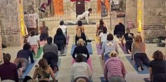 Büyük tepki topladı. Mardin’deki tarihi Süryani kilisesinde yoga!
