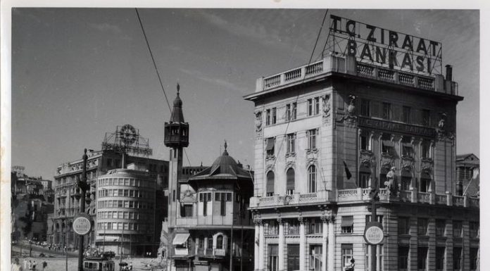 Karaköy’de 1957 yılında yıktırılan Merzifonlu Kara Mustafa Paşa Camii İBB tarafından yeniden inşa edilecek.