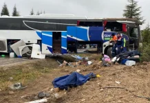 Eskişehir’de yolcu otobüsü akla attı; 1 ölü, 30 yaralı