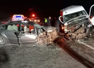 Yozgat’ta feci kaza! Minibüs ve otomobil kafa kafaya çarpıştı; 3 ölü, 5 yaralı