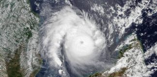 Koca adayı yutmuş, yüzlerce kişi hayatını kaybetmişti. NASA ölümcül kasırganın uzay görüntülerini yayınladı