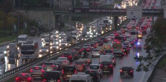 İstanbul Finans Merkezi’nde yer alan BDDK’nın bulunduğu katta yangın çıktı.