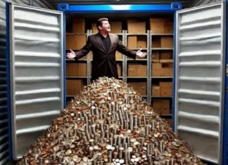 500 dolara aldığı depodaki kasanın içinden 7,5 milyon dolar nakit çıktı!