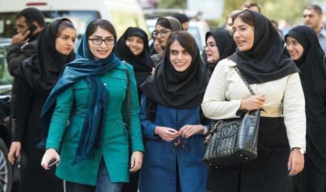 İran’da tesettür takmayan kadınlara ceza verilmesini öngören ‘İffet ve Tesettür’ yasa tasarısı kaldırıldı