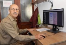 Okumanın yaşı yok derler. 77 yaşında lisans eğitimini tamamladı