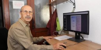 Okumanın yaşı yok derler. 77 yaşında lisans eğitimini tamamladı