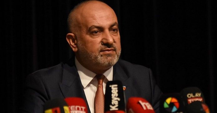 Kayserispor Başkanı Ali Çamlı, canlı yayında istifa etti