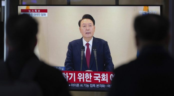 Güney Kore Devlet Başkanı azil sürecine meydan okudu.