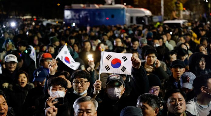 Güney Kore siyasetinde sular durulmuyor. Yeni bir azil girişimi var.