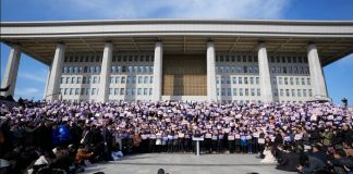 Güney Kore’de Devlet Başkanı’nın partisi de görevden alınması görüşünde.