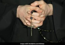 Cezaevi rahibesi, mafya mesajlarını mahkumlara ulaştırdığı için tutuklandı.