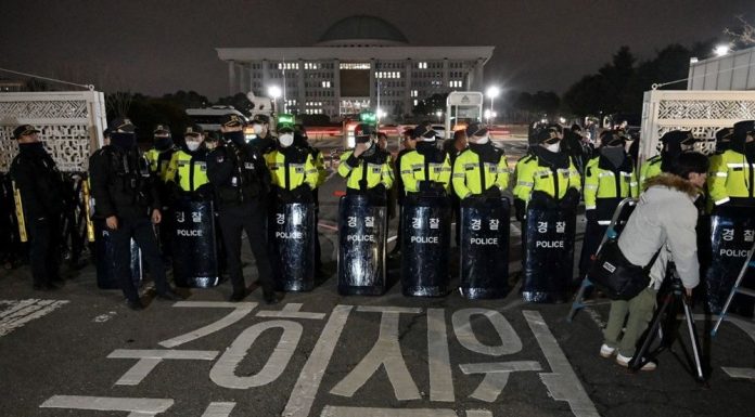 Güney Kore Devlet Başkanı Yoon, sıkıyönetimi kaldırıldığını ve sıkıyönetim birliklerinin geri çekildiğini açıkladı.