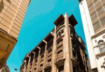 İstanbul Karaköy’deki tarihi Tütün Han otel oluyor.