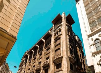 İstanbul Karaköy’deki tarihi Tütün Han otel oluyor.