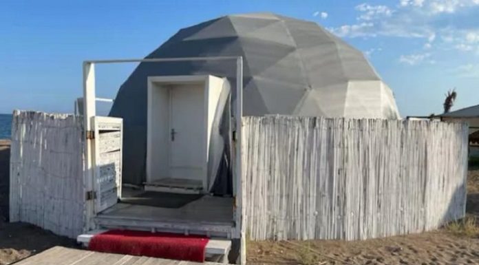 Kiralık kubbe. Denize bir adım, ücretsiz plaj, klima, eşsiz manzara. Ama kaçak!