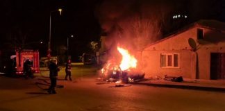 Feci kaza! Eve çarpıp alev alan otomobildeki 4 genç yaşamını yitirdi