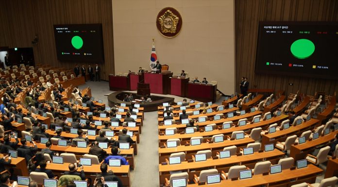 Güney Kore parlamentosu ülkedeki sıkıyönetim kararının geçersiz olduğuna karar verdi