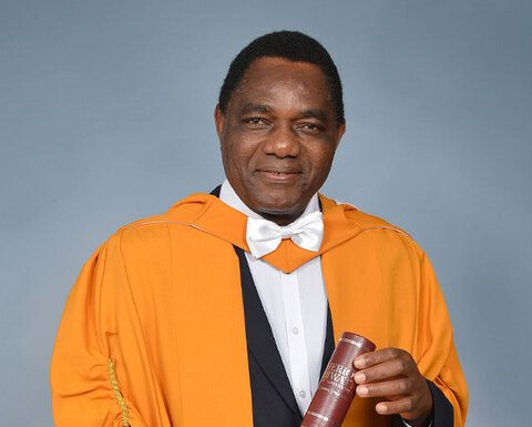 Zambiya Devlet Başkanı’na ‘büyü’ yapmaya teşebbüs eden 2 ‘büyücü’ tutuklandı !