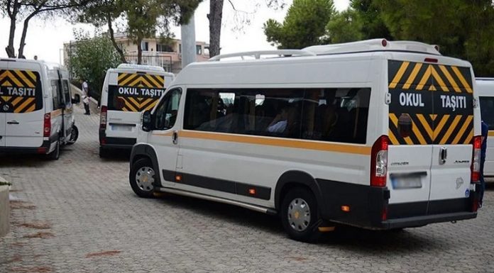 Milli Eğitim Müdürlüğü’nden bir garip servis genelgesi: ”Ön koltukta kız öğrenci oturtulmasın!”