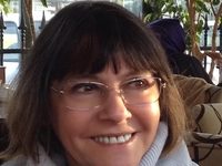 Gazeteci, yazar, çevirmen Nur Nirven hayatını kaybetti.