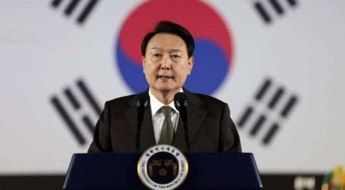 Güney Kore Devlet Başkanı Yoon görevden alındı. Güney Kore Devlet Başkanı’nın azledilmesi için Anayasa Mahkemesi’nin bu yönde karar vermesi gerekiyor.