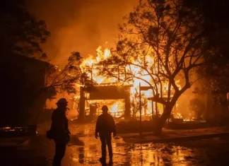 📽️Los Angeles’taki orman yangınları şehri 4. gündür kavuruyor, 30.000 dönümlük alan kontrolsüzce yanıyor