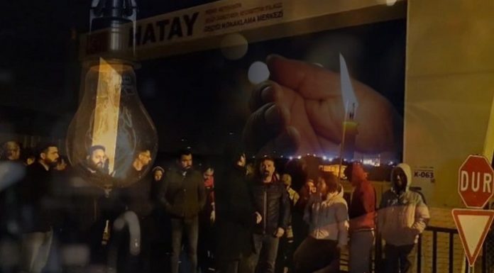 Hatay’da öğretmen ve askerden oluşan depremzedelerin elektriği kesildi!