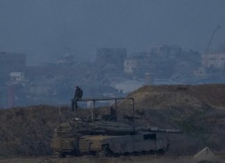 İsrail güvenlik kabinesi ateş kes anlaşmasının onaylanması tavsiyesinde bulundu. O arada İsrail Gazze’yi bombalamaya, öldürmeye devam etti.