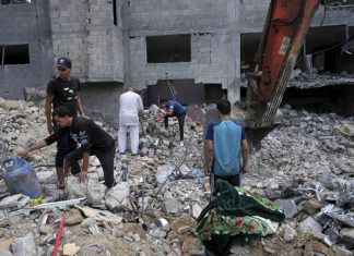 Gazze’de savaş durdu acı dinmedi. Gazzeliler enkaz altında cenazelerini arıyor.