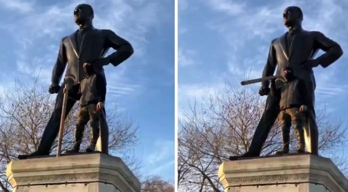 🎥Türkiye’nin İlk Atatürk Heykeline Saldırı!