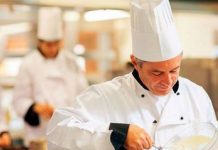 Aşçılar neden uzun şapka takar?