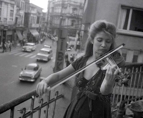 Dünyaca üne sahip keman sanatçısı Ayla Erduran hayatını kaybetti