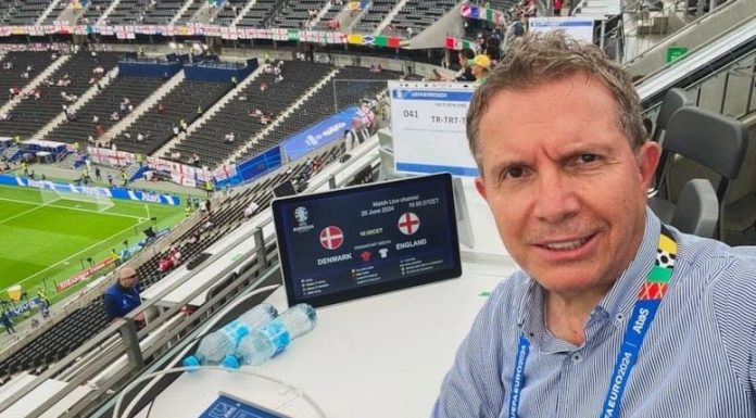 TRT Spor Spikeri Erdoğan Arıkan maç anlatırken kalp krizi geçirdi