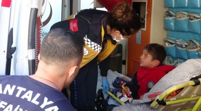 🎥Küçük çocuktan kahreden sözler: ‘Beni hastaneye götürmeyin, annemin parası yok!’