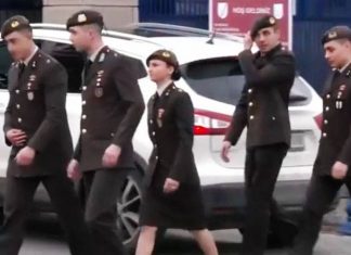 ‘Mustafa Kemal’in Askerleriyiz’ demişlerdi. Teğmenler ihraç edildi