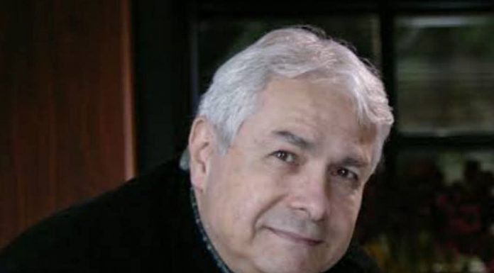 Tiyatro oyuncusu, eleştirmen, yönetmen, şair, yazar Ümit Denizer hayatını kaybetti.