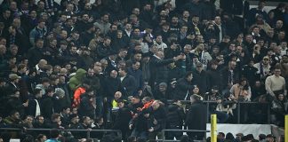 🎥Fenerbahçe taraftarına ırkçı saldırı. Maç durduruldu, hakemler ve takımlar soyunma odasına gitti