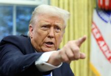 Kısa bir alıntı paylaştı; diktatörlük işareti olarak yorumlandı.