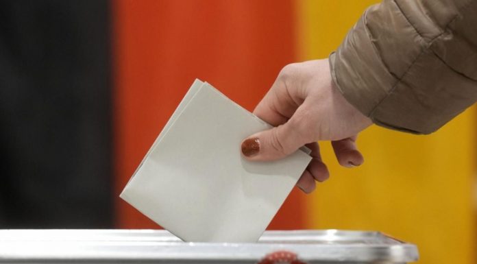 Almanya seçimlerinde muhafazakarlar birinci, aşırı sağ ikinci