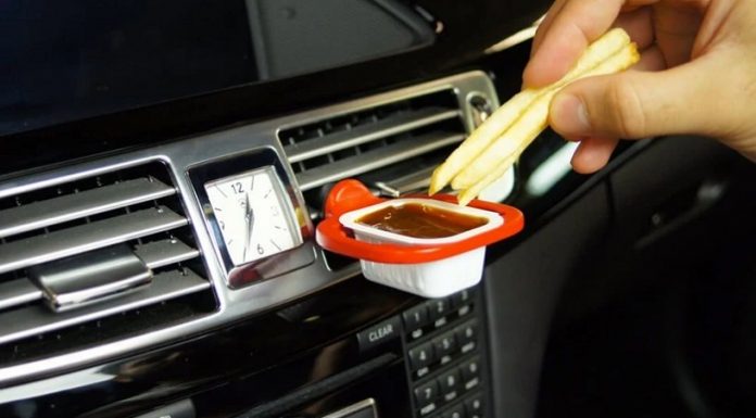 Her yönden sakıncalı. Bu 10 eşyayı aracınızda sakın bırakmayın!