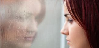 Araştırma: Süreki, mutlu olmaya çalışmayın! Bu sizi daha mutsuz yapıyor.